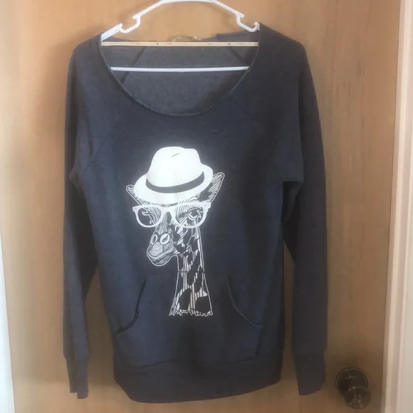 My FAVORITE Giraffe sweatshirt!!! - Picture 2 of 4